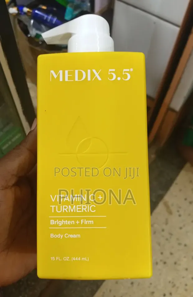 Medix Vitamin C Turmeric Brightening Serum - 1