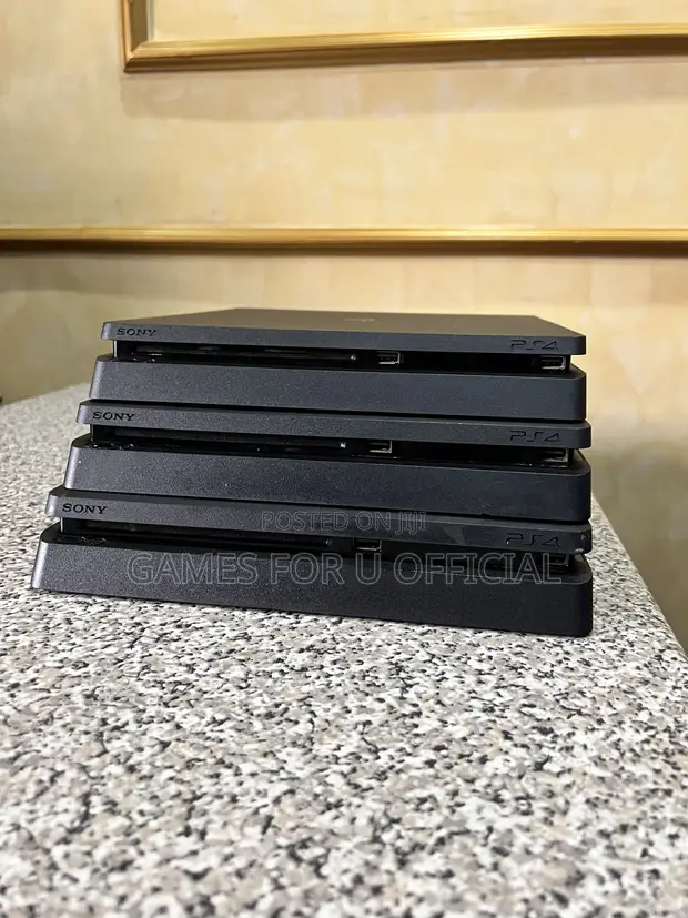 PlayStation 4 Slim FXT UK Used - 1