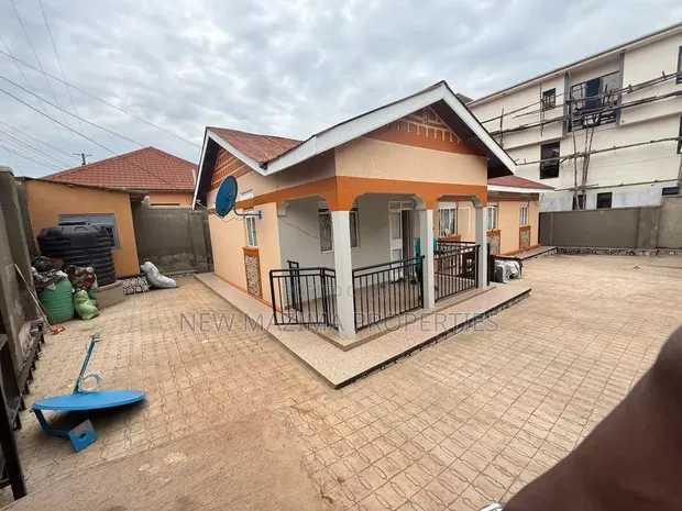 4 Bedroom Bungalow for Sale in Buziga - 1