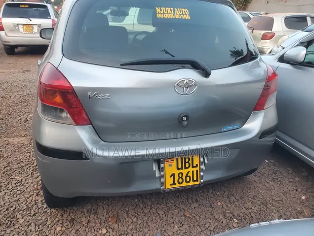 Toyota Vitz 2010 Gray - 1