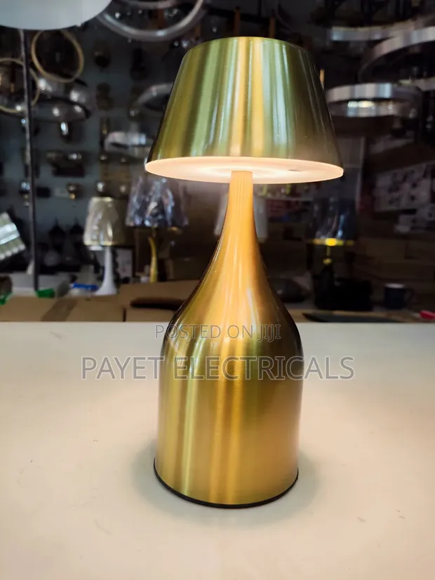 d.light Rechargeable Bedside Table Lamp - 1
