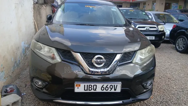 Nissan X-Trail 2016 Black - 1