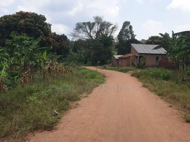 Land for Sale - Semuto - 1