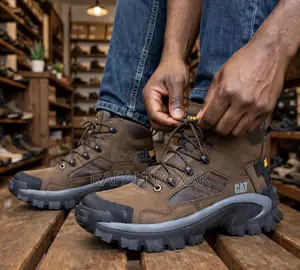 Men's Caterpillar Casual Invader Mid Vent Work Boots
