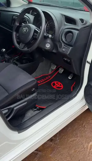 Toyota Vitz 1.5 GS Sport 2014