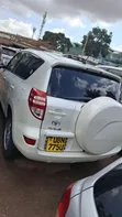 Toyota RAV4 2011 White - 2