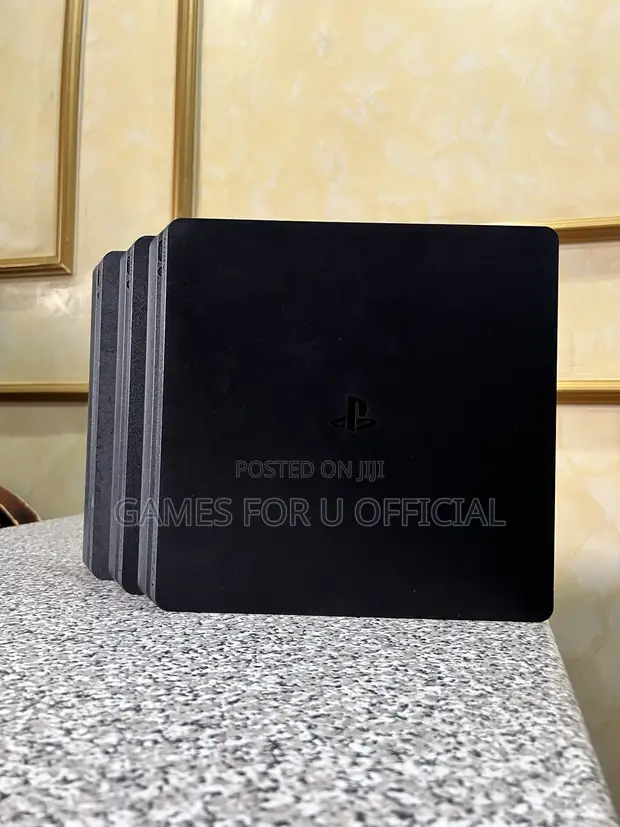 Chipped PS4 Slim 12.00 - 1