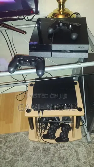 PS4 Standard Console - Ultimate Team Championship Ready