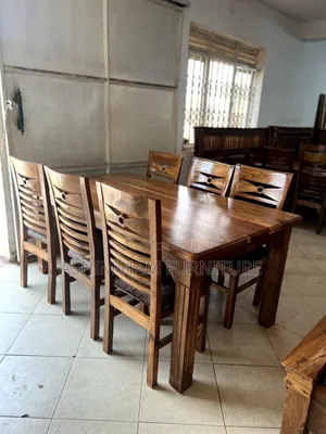 Solid Mugavu Dining Set - Seats 6