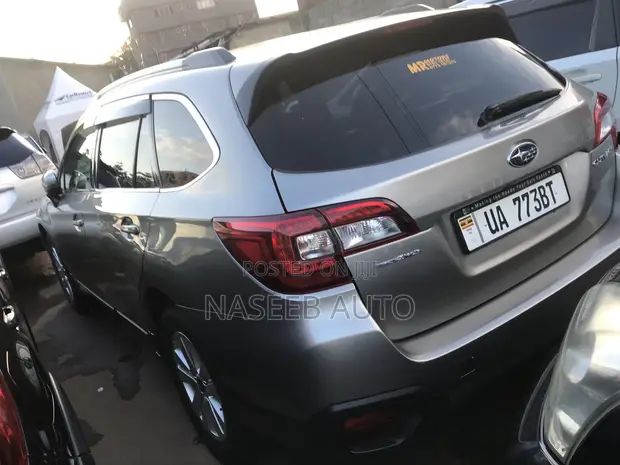 Subaru Outback 2016 Silver - 1