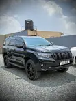 Toyota Land Cruiser Prado 2017 Black - 2