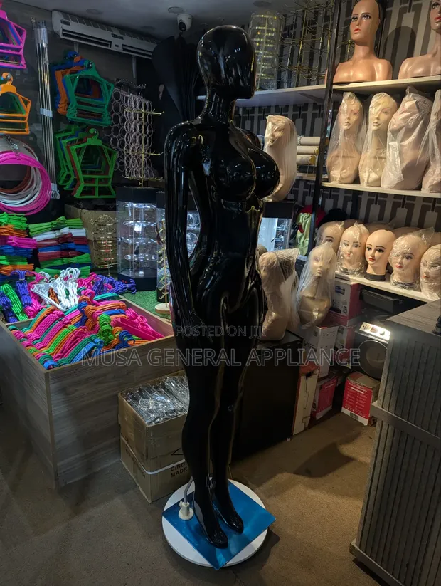 Full-Body Curvy Female Mannequin - Black - 1