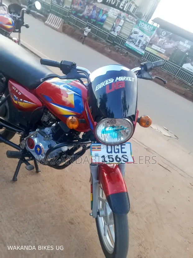 Bajaj Boxer 125 2024 Red - 1