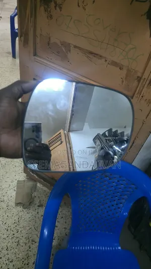 Toyota Harrier Side Mirror Plate (2012)