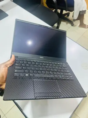 Dell Latitude 7390 Laptop - Core i7, 8GB RAM, 256GB SSD