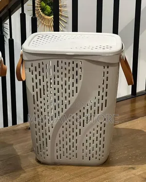 Large 60L Plastic Laundry Basket with Lid & Handles