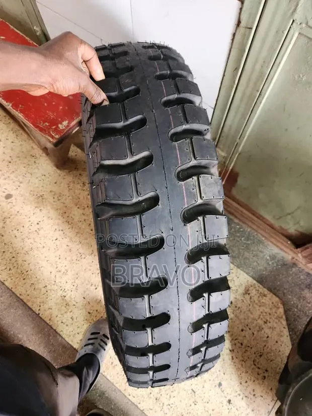 9.00R16 LT Tyres for Graders, Tata - 1