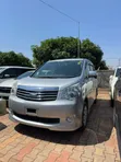 Toyota Noah X Grade 2013 - 1