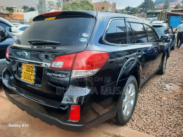 Subaru Outback 2012 Black - 1