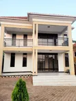 4 Bedroom House for Sale in Ssisa - 3