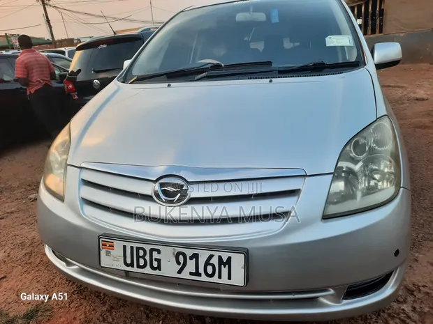 Toyota Corolla Spacio 2006 Silver - 1