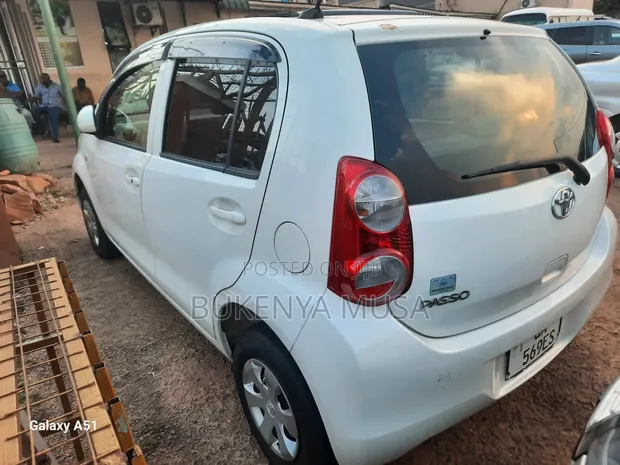 Toyota Passo 2012 White - 1