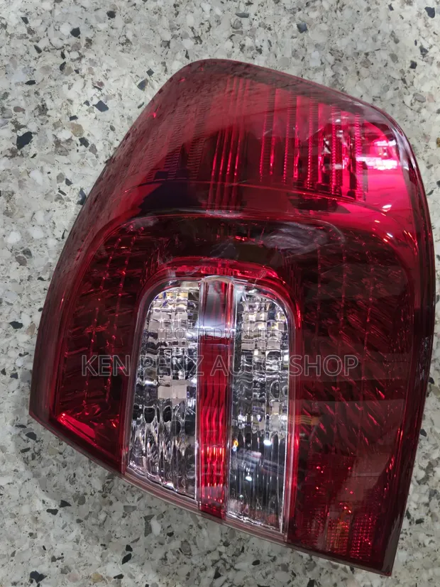 Toyota Premio 2005-2007 Taillamp - 1