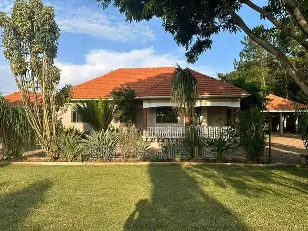 4 Bedroom Bungalow for Sale in Nangabo - 1
