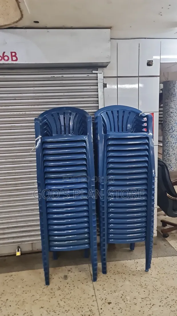 Genius Armrest Plastic Chairs (4 Legs) - 1