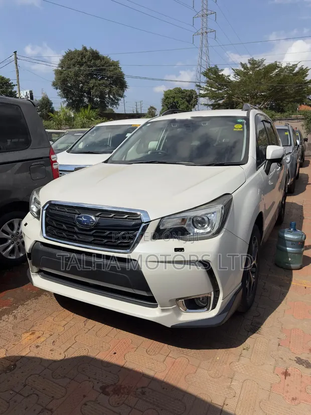 Subaru Forester 2017 White - 1