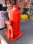 8-Ton Hydraulic Jack - Red - 2
