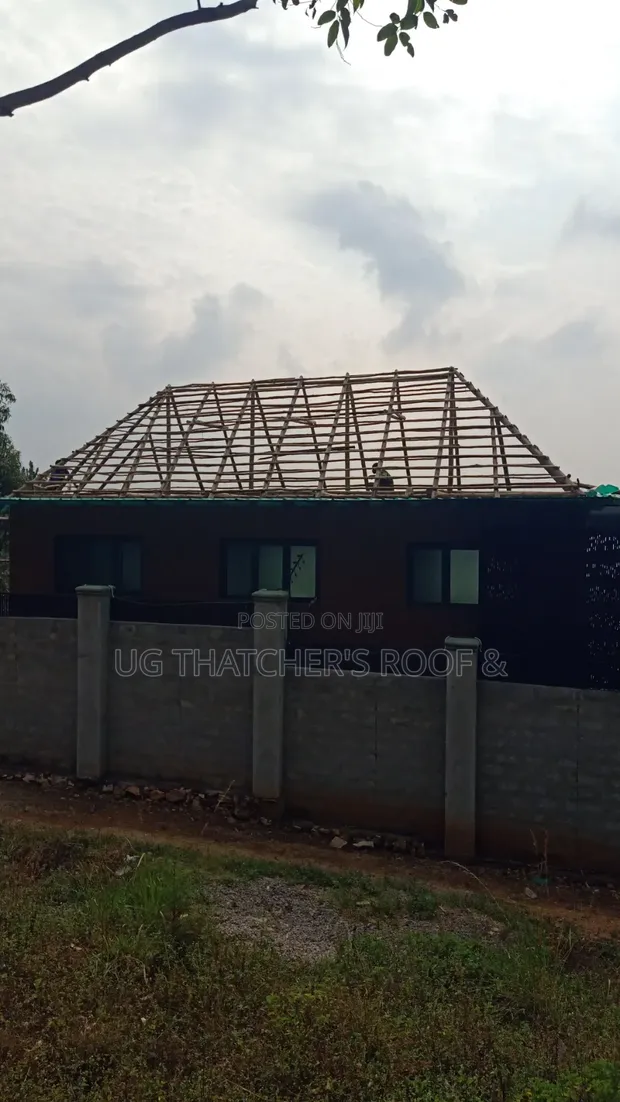 Thatch Houses, Gazebos & Pergolas - 1