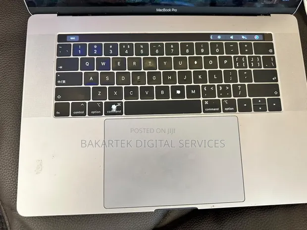 Apple MacBook Pro 2018 15" Intel Core i7 16GB RAM 512GB SSD - 1