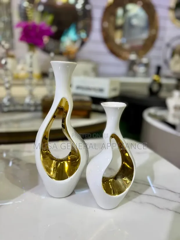 Oliruim White Gold Vases (Set of 2) - 1