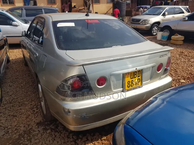 Toyota Altezza 2004 Beige - 1