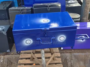 Single Lock Metallic Medium School Suitcase with Rollers