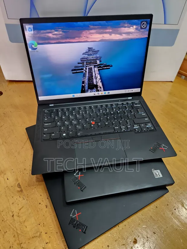 Lenovo ThinkPad X1 Carbon Laptop - 1