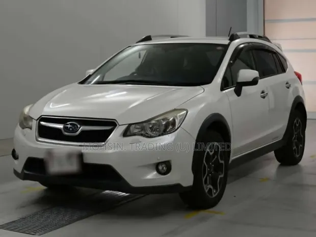 Subaru XV 2012 White - 1