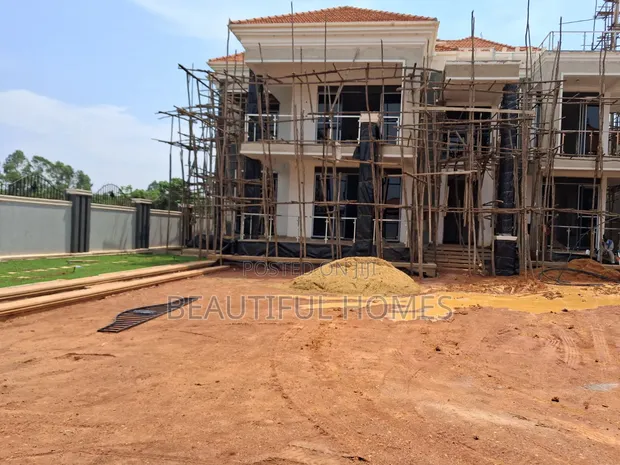 Furnished 7-Bedroom Duplex in Kira for Sale - 1