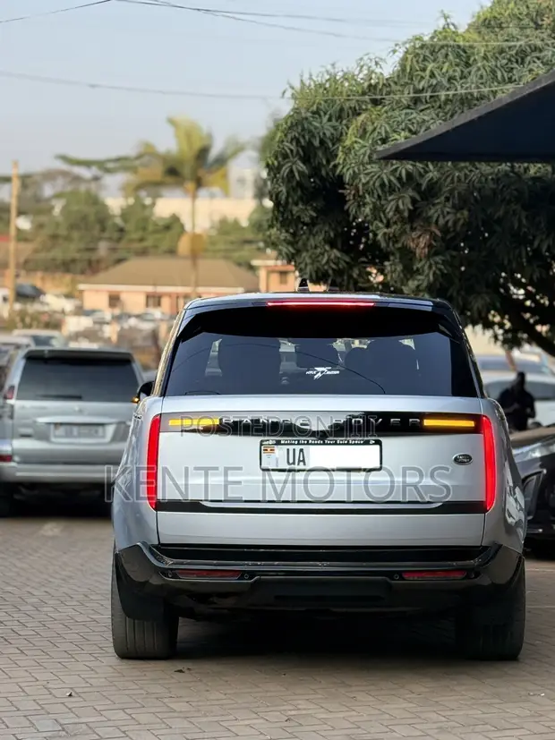 Land Rover Range Rover Vogue 2023 Silver - 1