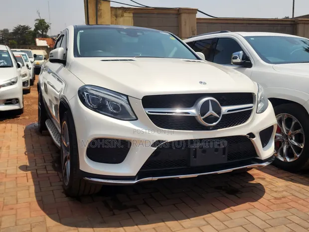 Mercedes-Benz GLE-Class 2017 White - 1