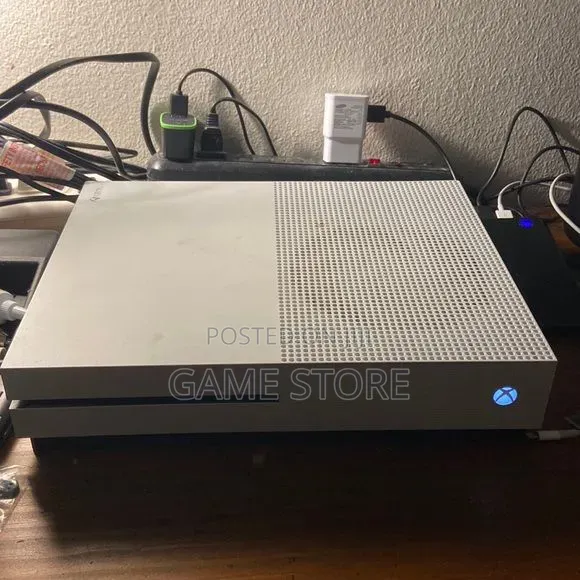 Xbox One S Console - Compact White Design - 1