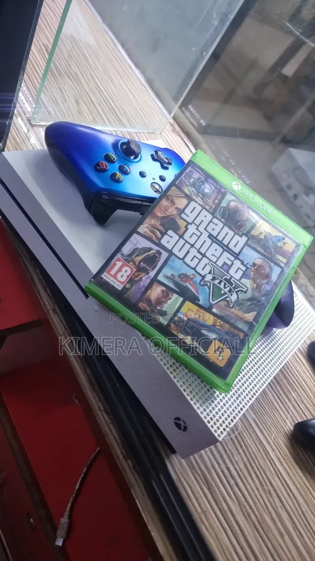 Xbox One S (Robot White) Gaming Console with GTA 5 CD - 1
