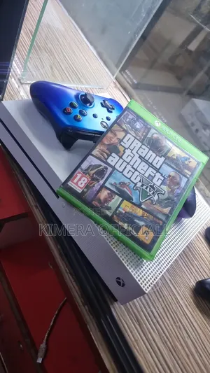 Xbox One S (Robot White) Gaming Console with GTA 5 CD