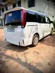 Toyota Noah 2.0 AWD (8 Seater) 2017 White - 4