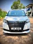 Toyota Noah 2.0 AWD (8 Seater) 2017 White - 5