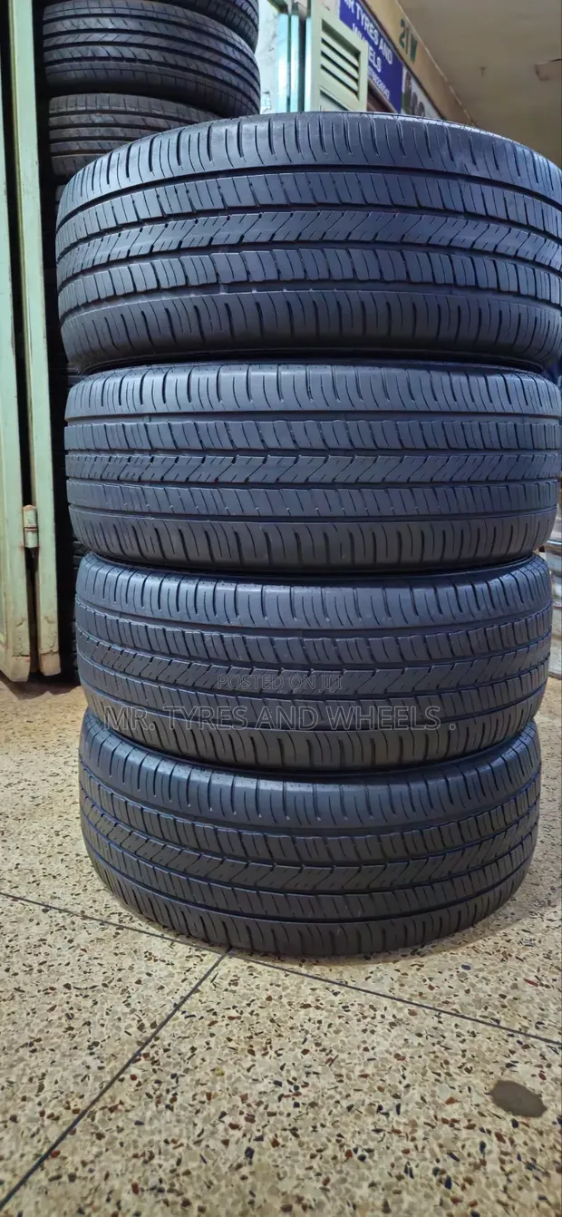 235/55 R18 Dunlop Grand Trek PT3 Tyres (Set of 4) - 1