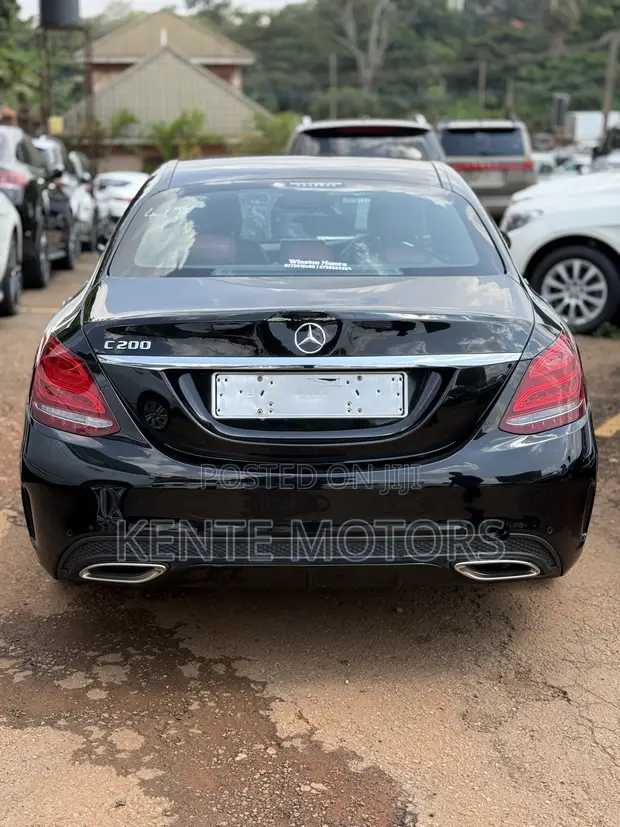 Mercedes-Benz C200 2018 Black - 1