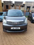 Toyota Noah 2013 Gray - 4