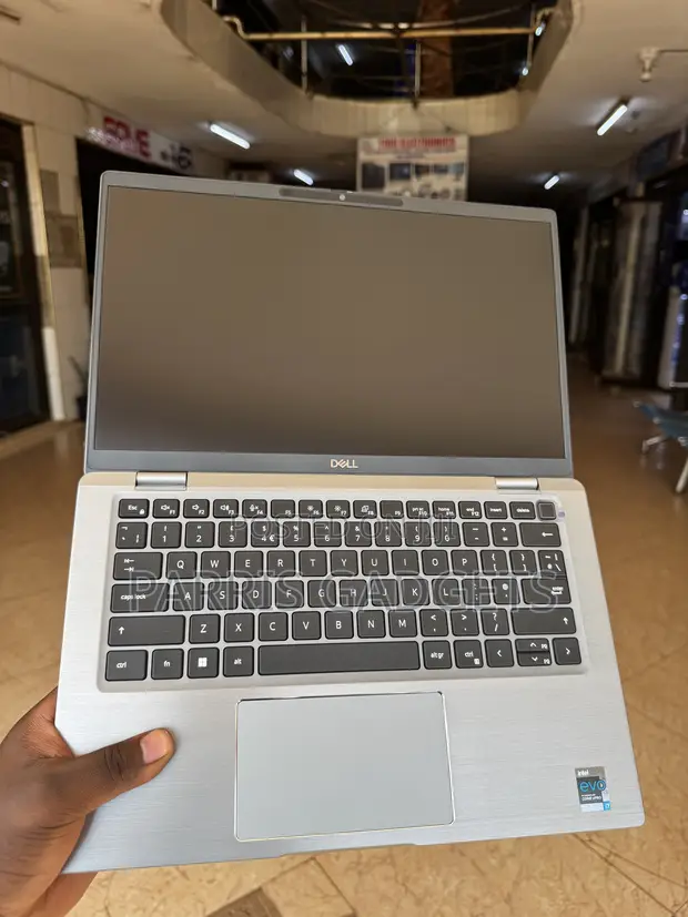 Dell Latitude 7420 Laptop - i7, 16GB RAM, 512GB SSD - 1